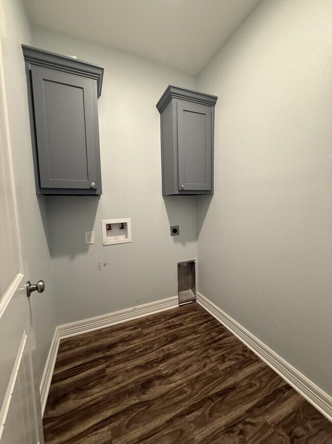 Building Photo - 209 Shirey Ln