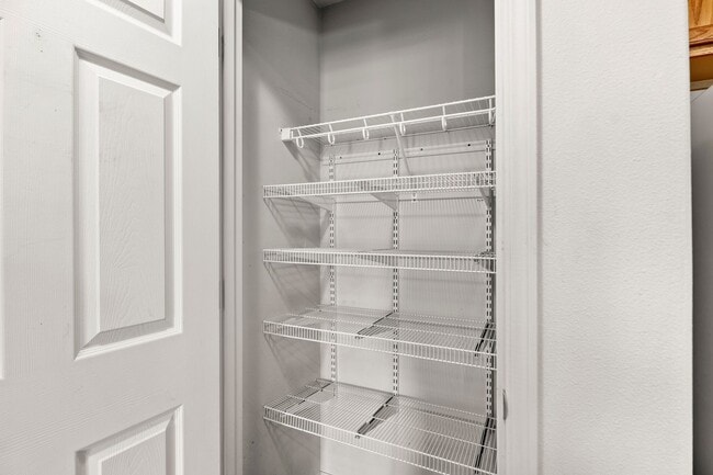 Building Photo - 2 Bed/1 Bath in 55+ Independent Living Community