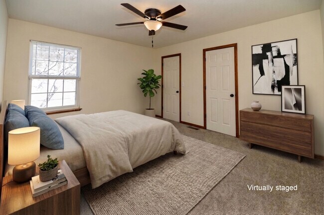 Building Photo - 13 Yorkshire Dr