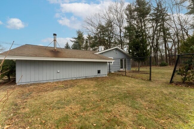 Building Photo - 57 Sloane Dr