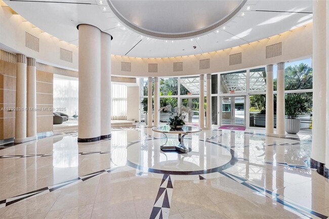 Building Photo - 2127 Brickell Ave
