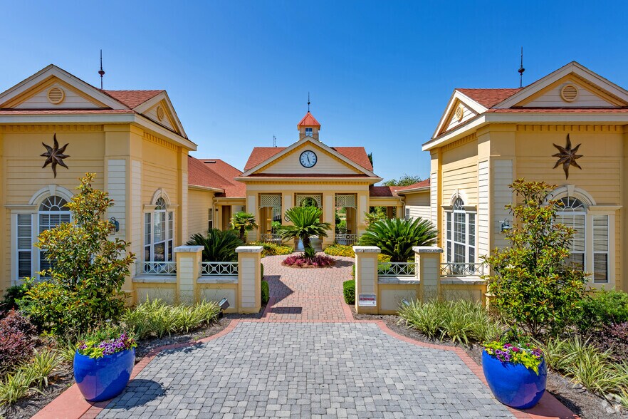 Building Photo - The Hills at Capital City