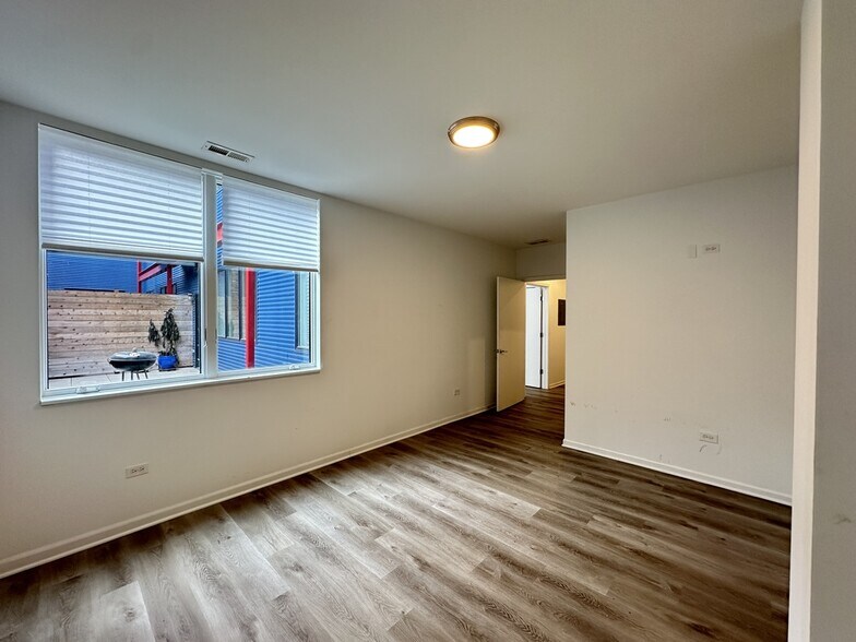 Building Photo - 2550 S Wabash Ave