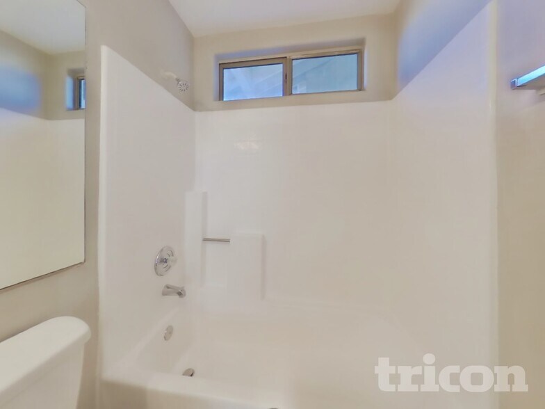 Building Photo - 44238 Gillan Ave