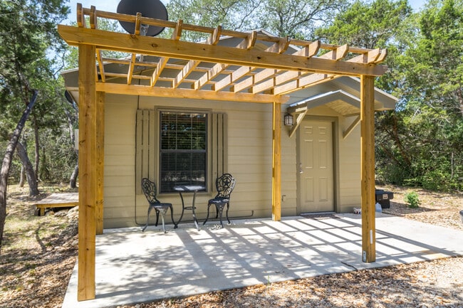 Building Photo - Peaceful Hill Country Living - Vinyl Plank Flooring Throughout
