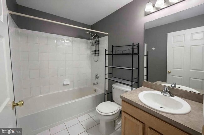 Building Photo - 107 Jamestown Blvd