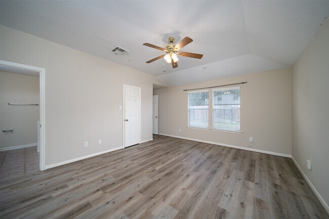 Building Photo - 4710 Shane Creek Ln