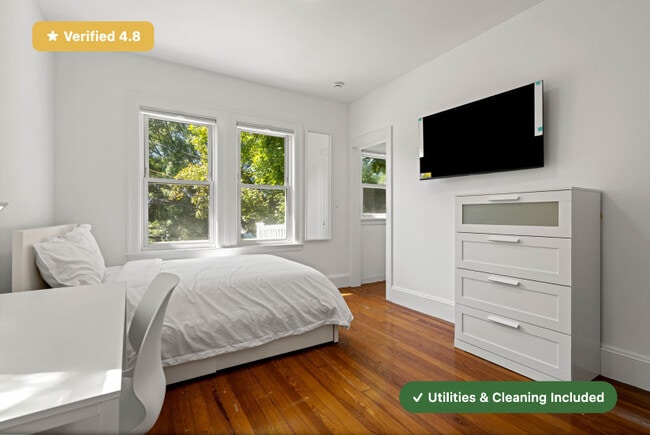 Building Photo - RoostUp Furnished Private Bedroom in Jamai...