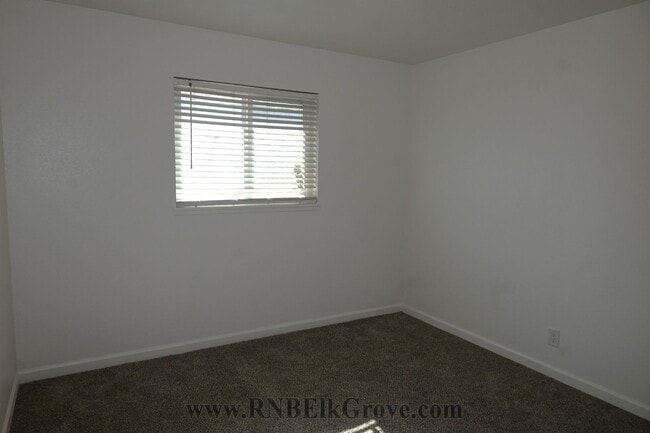 Building Photo - 2620 Fernandez Dr