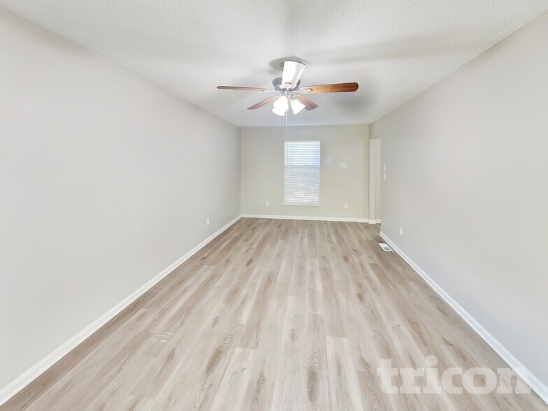 Building Photo - 509 Glen Ellyn Ct