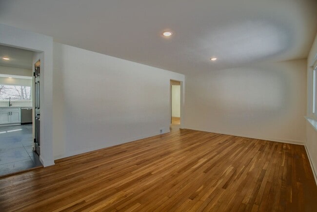 Building Photo - AVAILABLE APRIL 1ST! Do not miss this STUNNING 3-bedroom in Penn Hills!