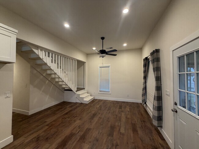 Building Photo - 10046 Larkin Rd