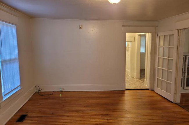 Building Photo - 1112 N Duke St