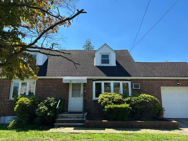 Building Photo - 63 I U Willets Rd
