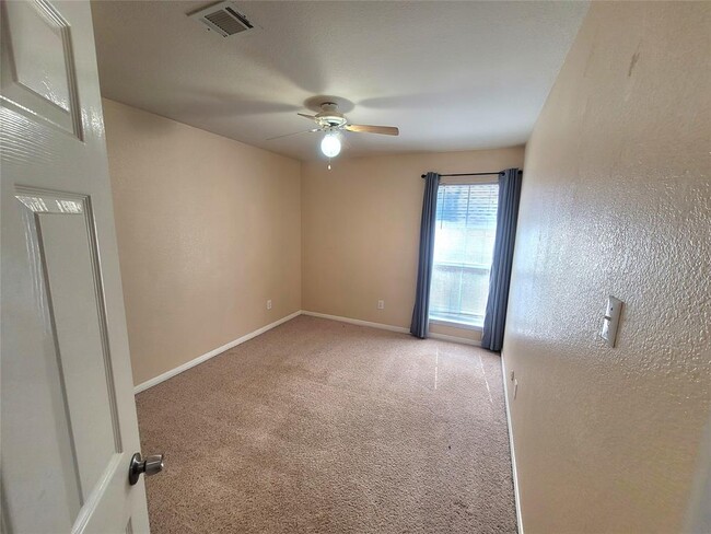 Building Photo - 6405 Dunsmere Ct