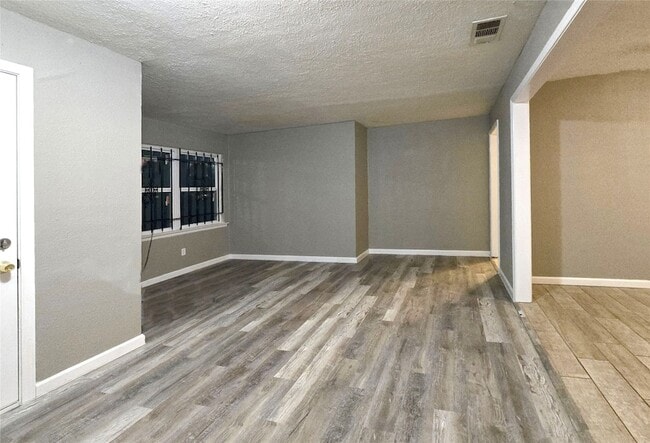 Building Photo - 12008 Bellafonte Dr