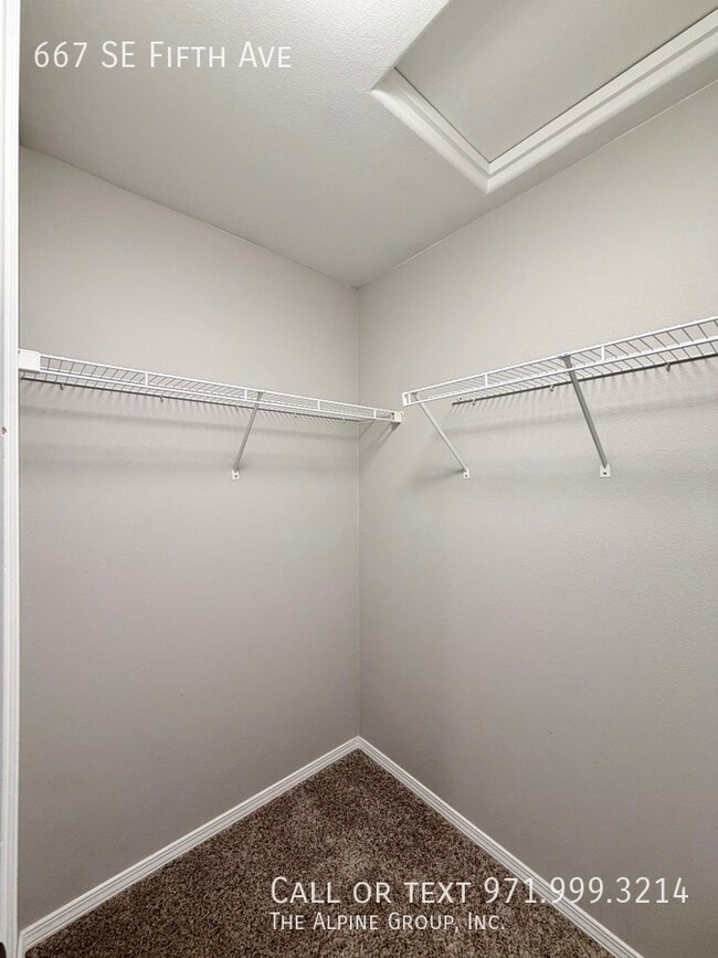 Building Photo - 667 SE Fifth Ave-