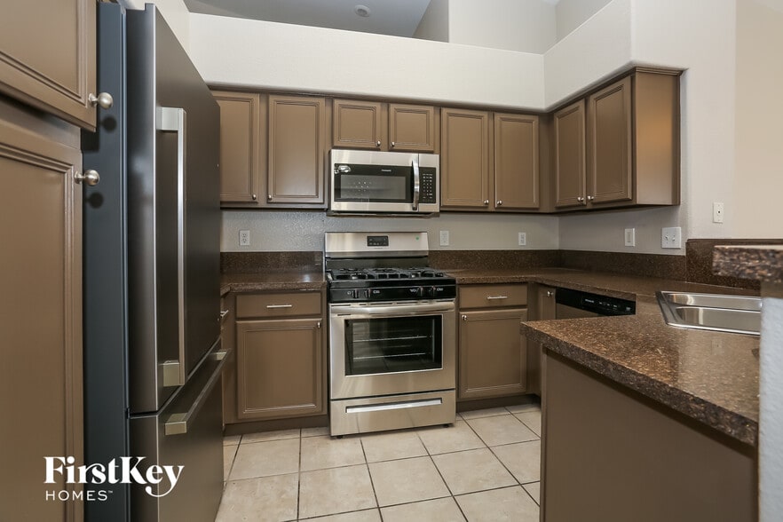 Building Photo - 3452 Canter Dr