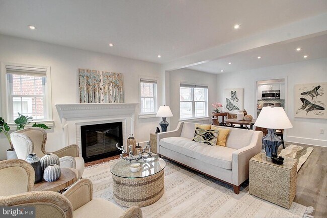 Building Photo - 102 Frederick Ave