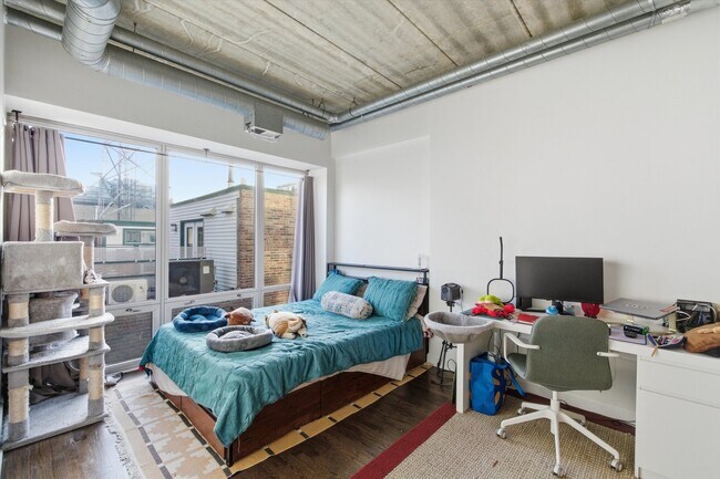 Building Photo - 1440 S Michigan Ave