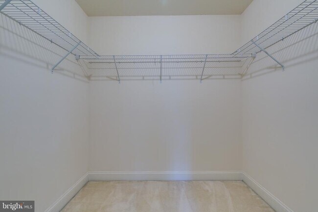 Building Photo - 2655 Glenriver Way