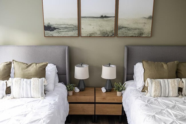 Building Photo - 321 Museum Village Rd