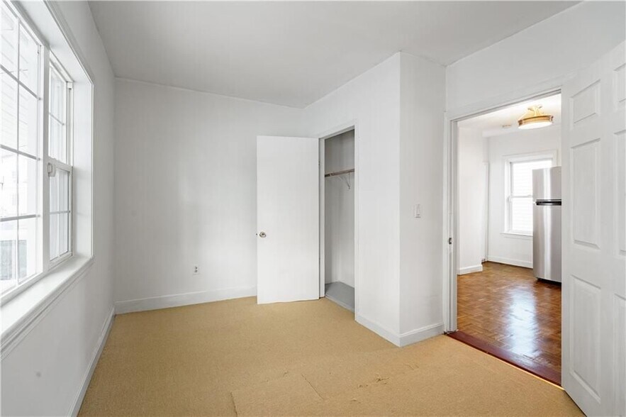 Building Photo - 21 Lilac St