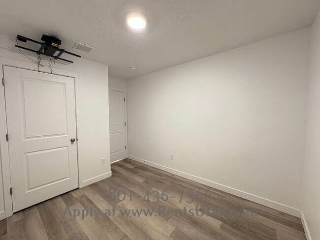 Building Photo - Canvasback