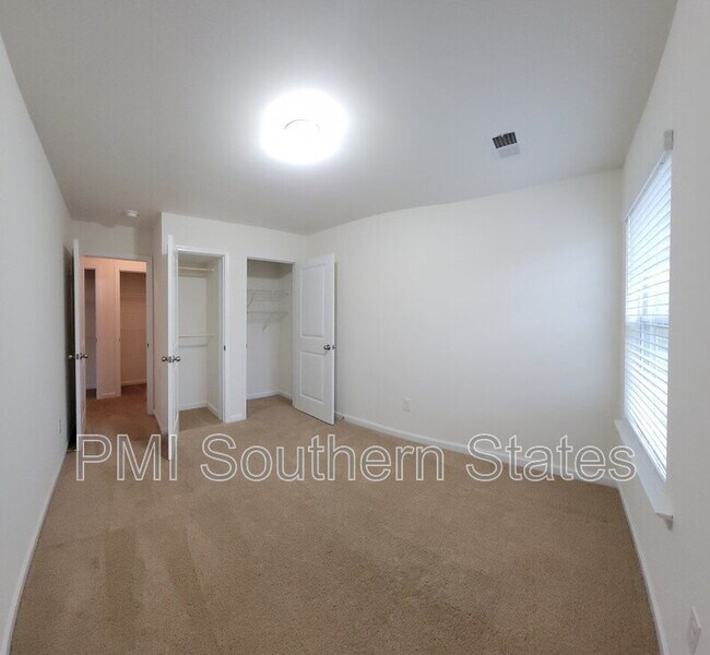 Building Photo - 31 Moorlyn Ln