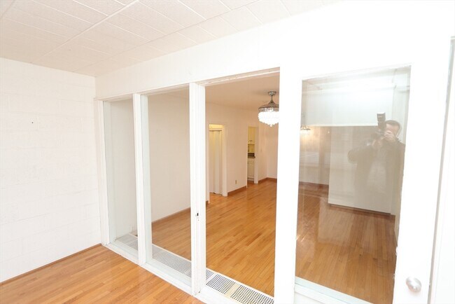 Building Photo - 24 Juniper St