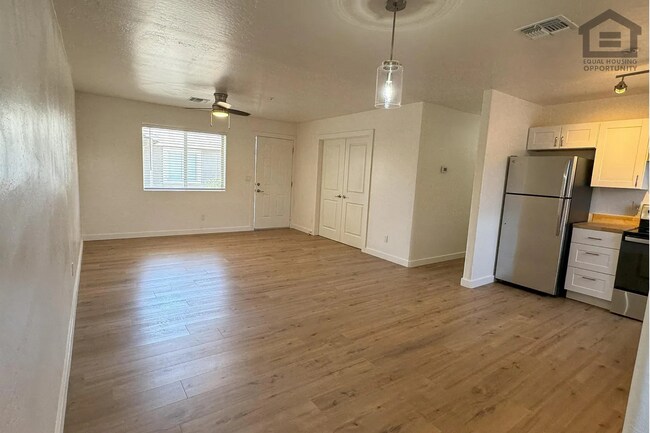 Building Photo - 1455 E Taylor St