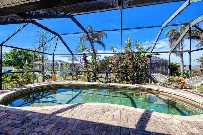 Building Photo - 3021 Palm Dr