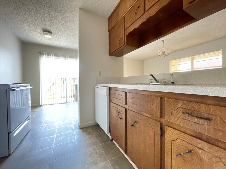 Building Photo - 3609 Hereford Ln