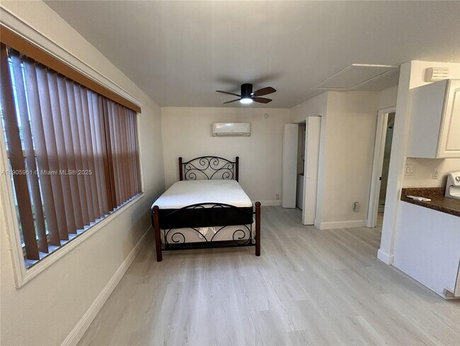 Building Photo - 1644 Jackson St