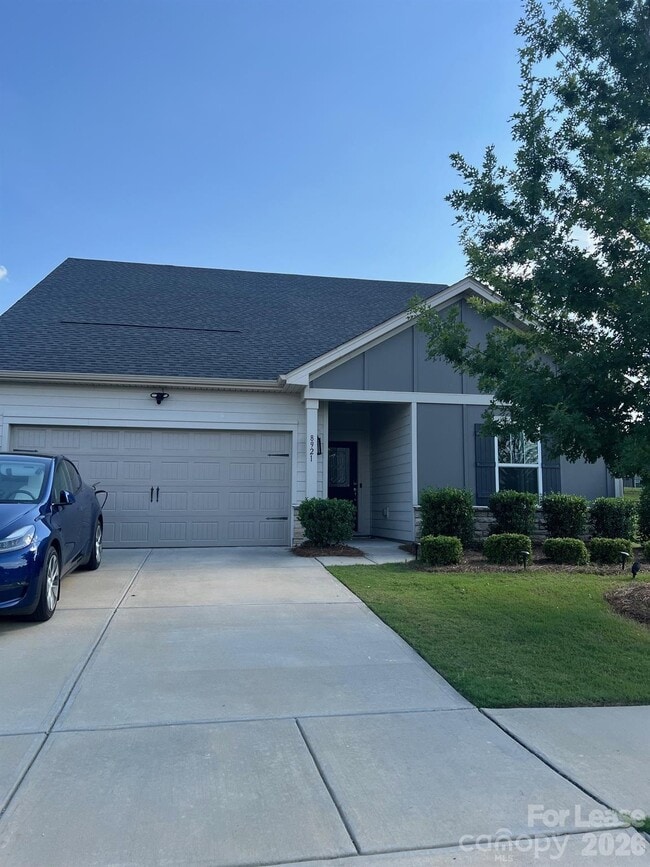 Building Photo - 8921 Pennegrove Cir