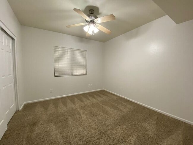 Building Photo - Very nice single level home