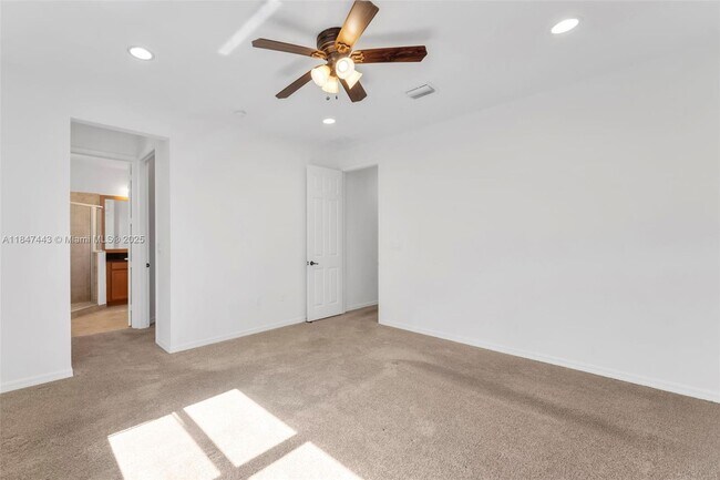 Building Photo - 3855 SW 90th Ave
