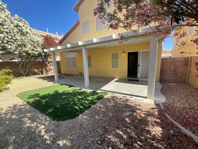 Building Photo - Nice 4br home, with 4th bedroom larger then the average, 3cg.