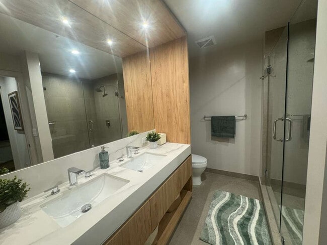 Building Photo - 11 NE 6th St