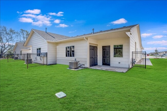 Building Photo - Auburn Villas - 4 Bedroom 2 Bathroom Maxin...