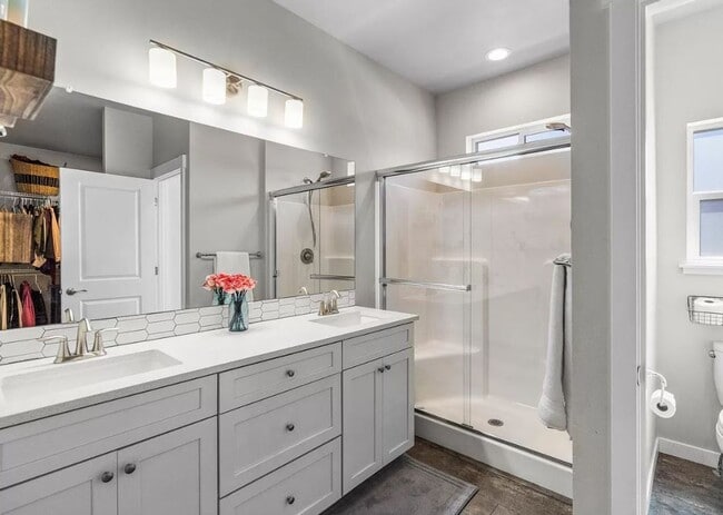 Building Photo - Furnished: New Modern Farmhouse Style Home with Abundant Light, Garage, Backyard. 30-day Min.