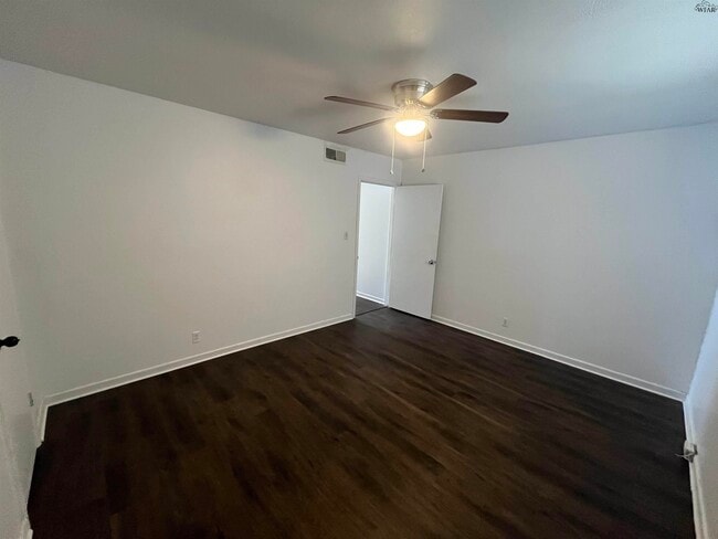 Building Photo - 1902 Huff St