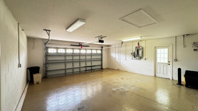 Building Photo - 8821 SW 82nd Court Rd