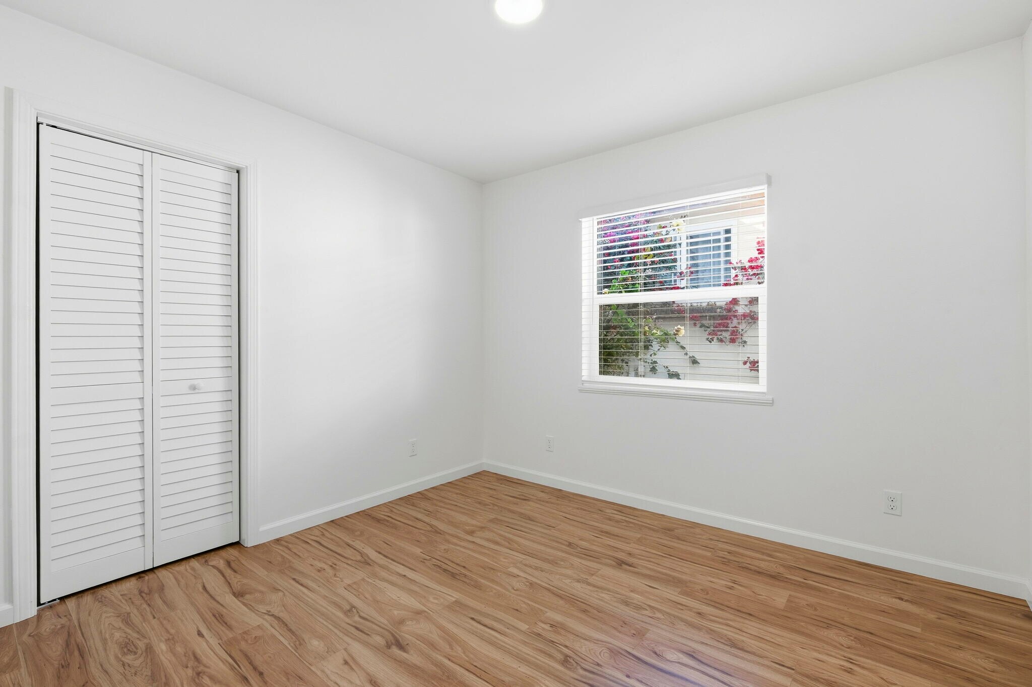 Building Photo - 114 Park Ave