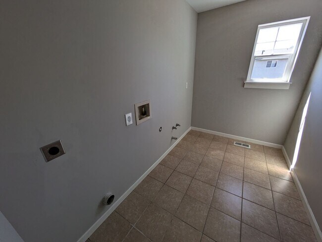 Building Photo - 404 Wallace St