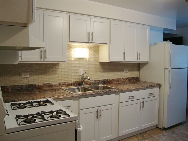 Kitchen - 10459 Carol Ct