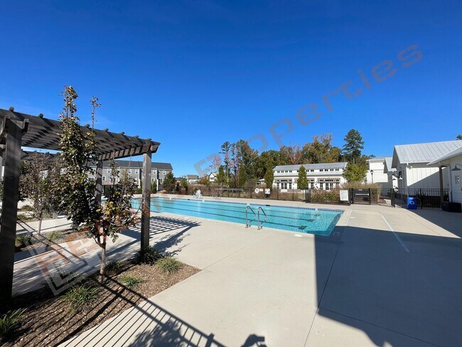 Building Photo - Beautiful brand new 3-Story Townhome | 4 Bedrooms, 3.5 Bathrooms, 2332 sq ft @ 751 South Townhome...