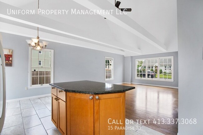 Building Photo - 15 Paradise St