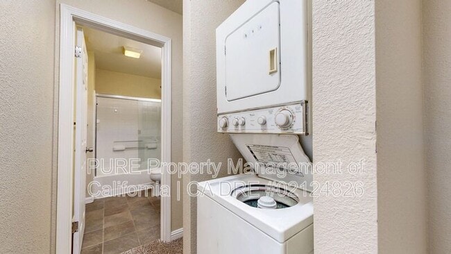 Building Photo - 110 5th St