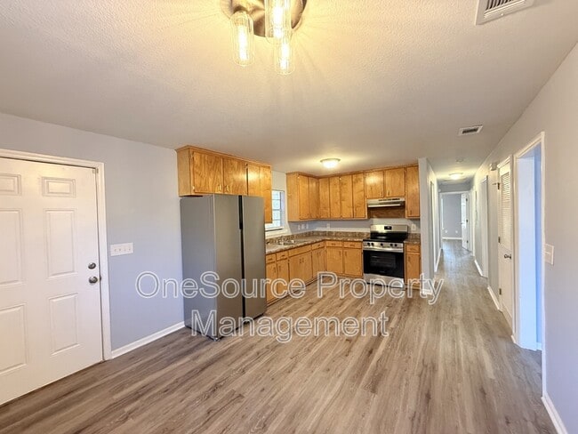 Building Photo - 209 Earnest St